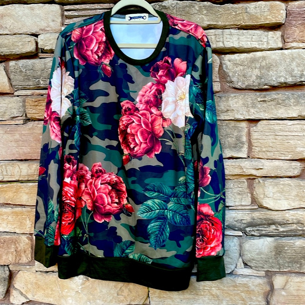 Men’s, long sleeve day/evening shirt.